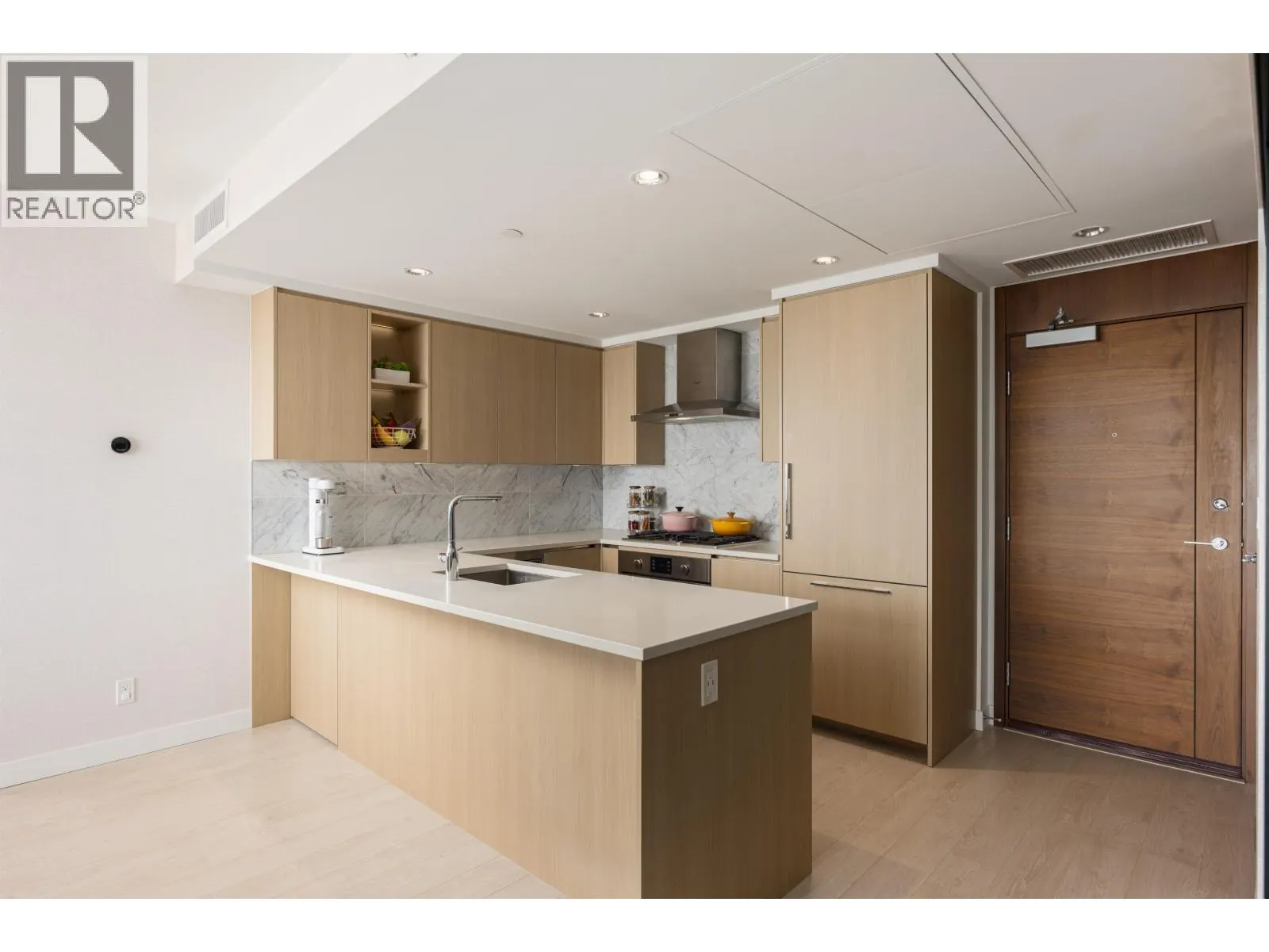 3808 4720 LOUGHEED HIGHWAY