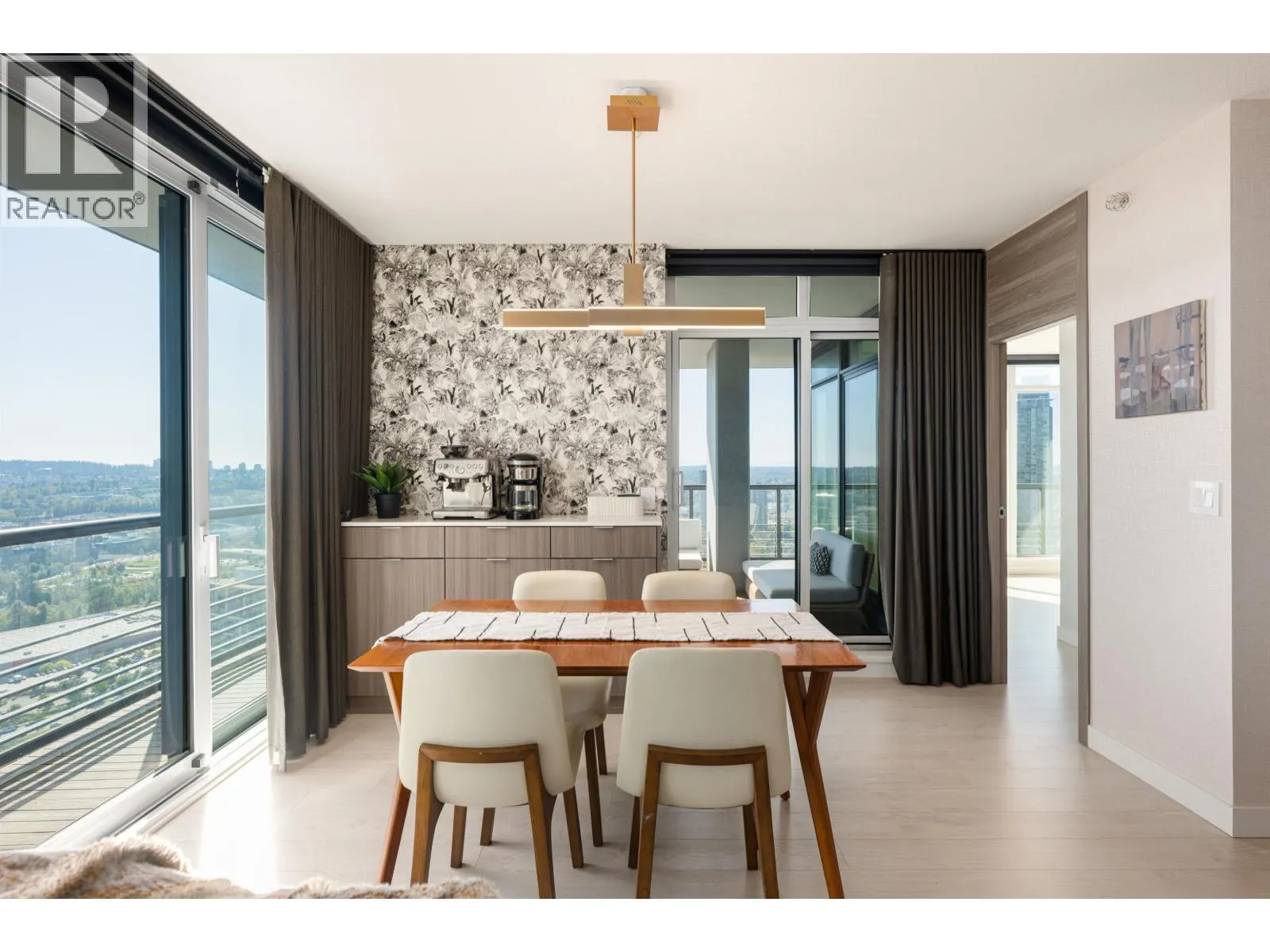 3808 4720 LOUGHEED HIGHWAY