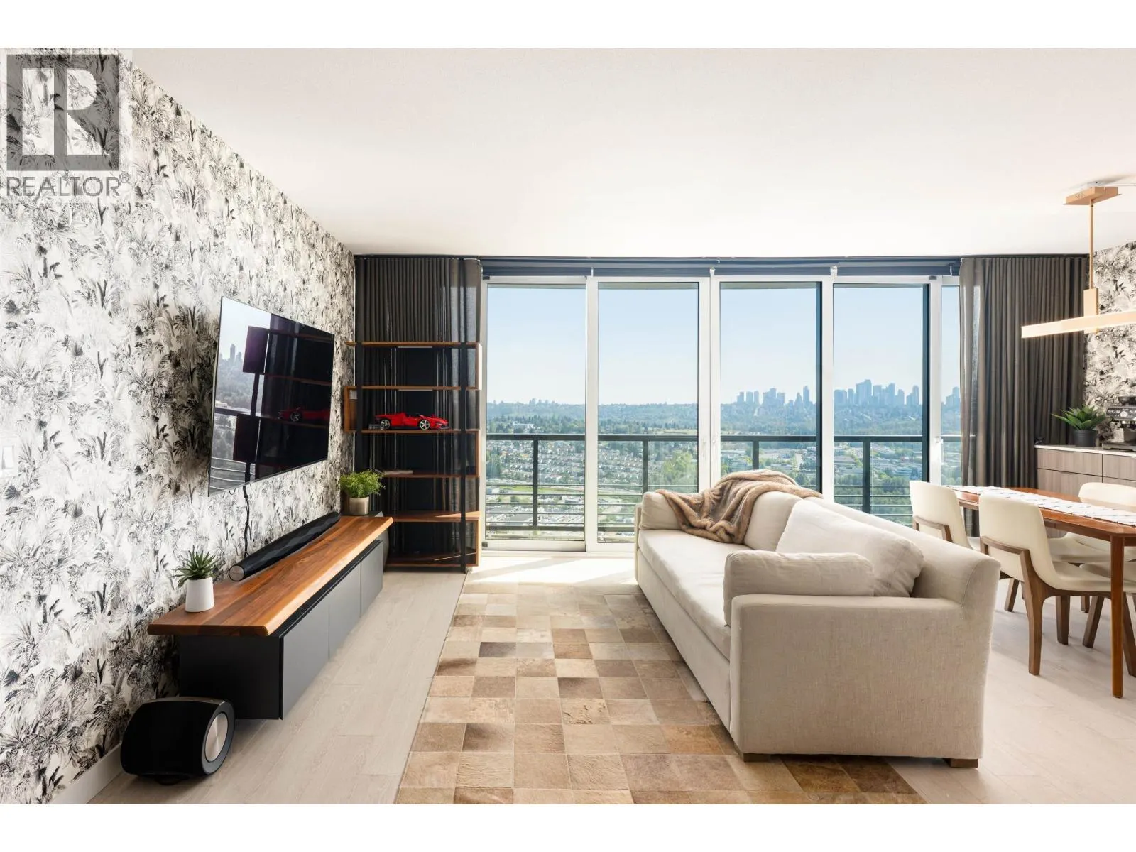3808 4720 LOUGHEED HIGHWAY