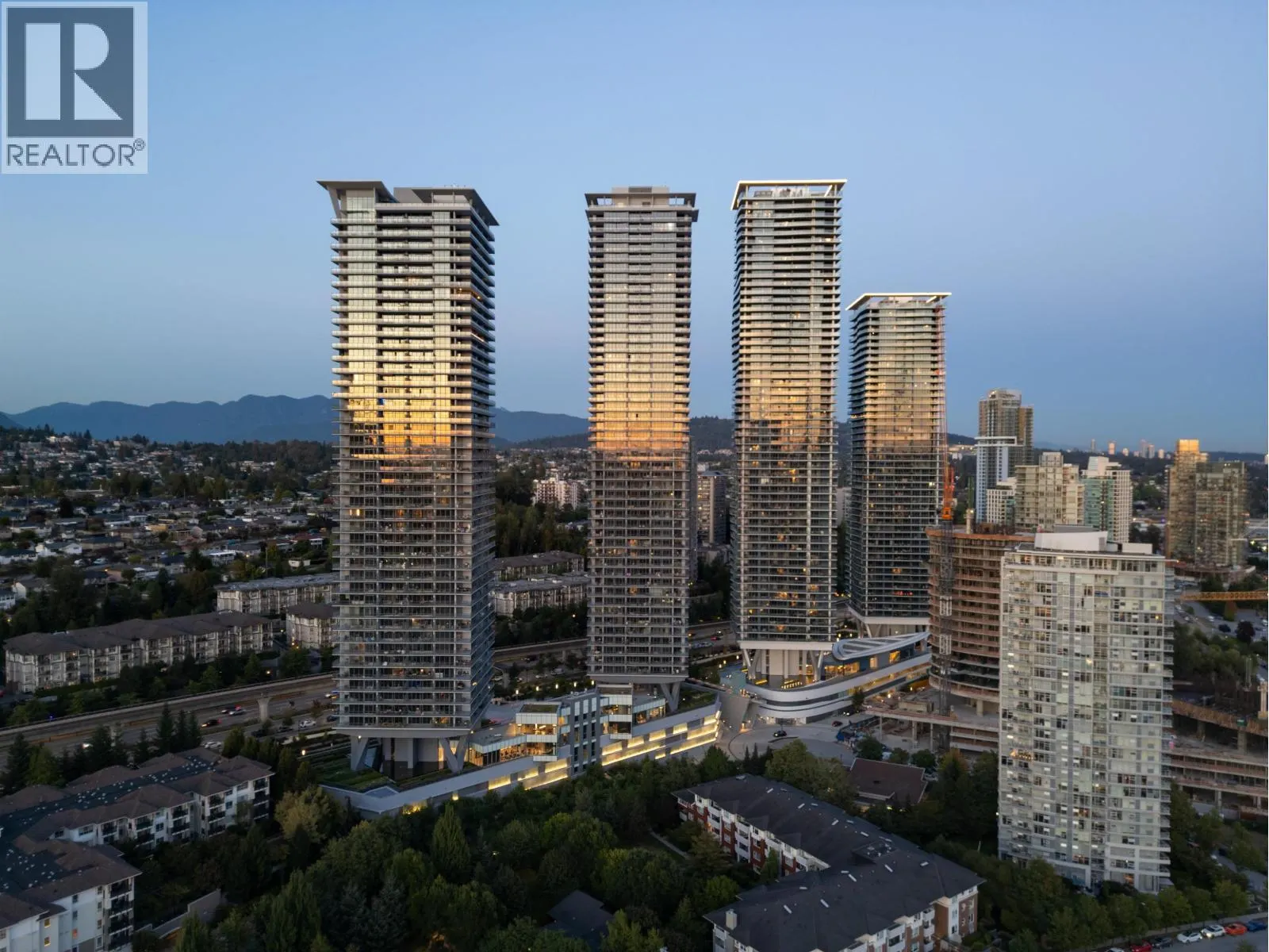 3808 4720 LOUGHEED HIGHWAY