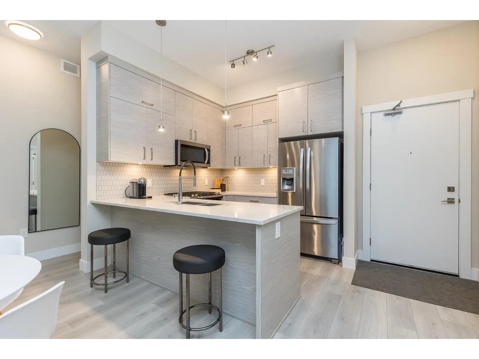 113 2120 GLADWIN ROAD