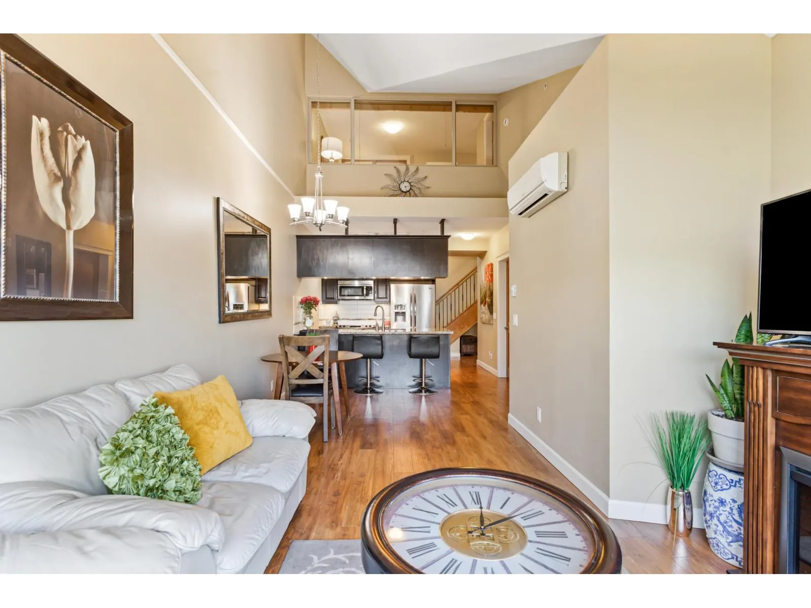 542 8288 207A STREET