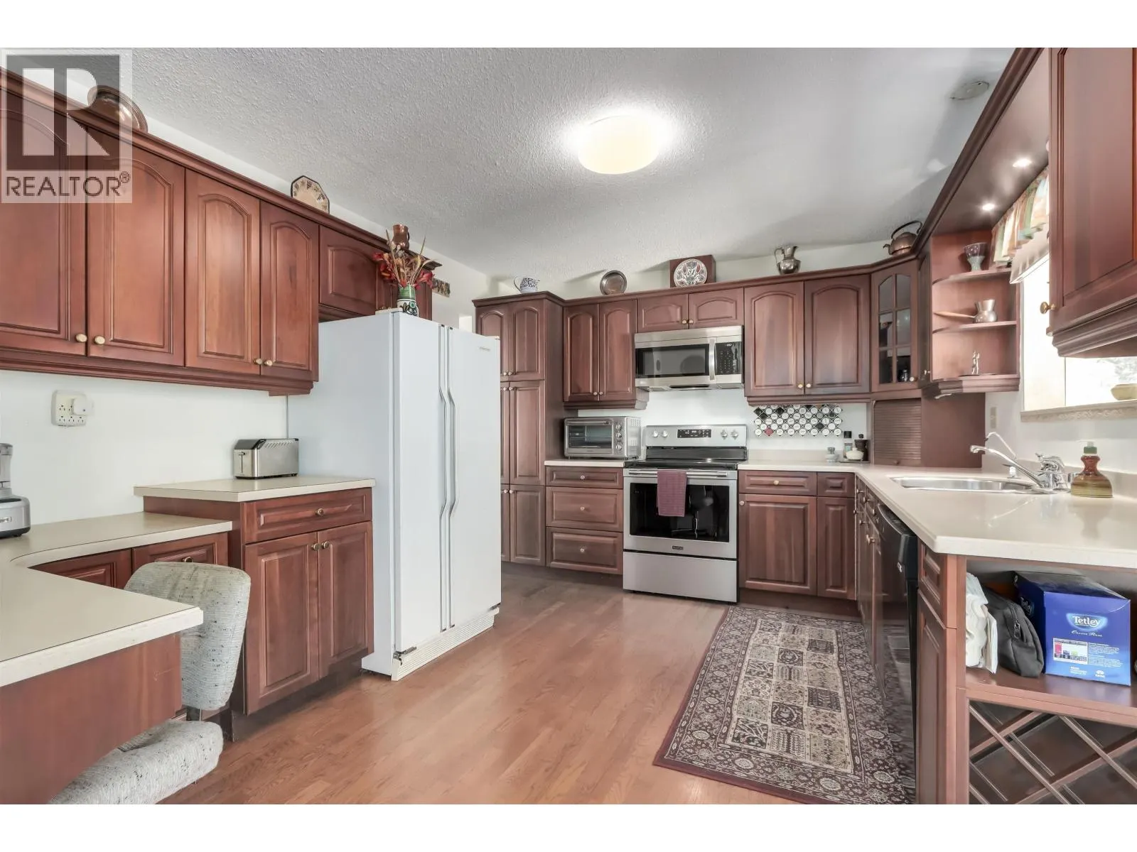 2141 DAUPHIN PLACE