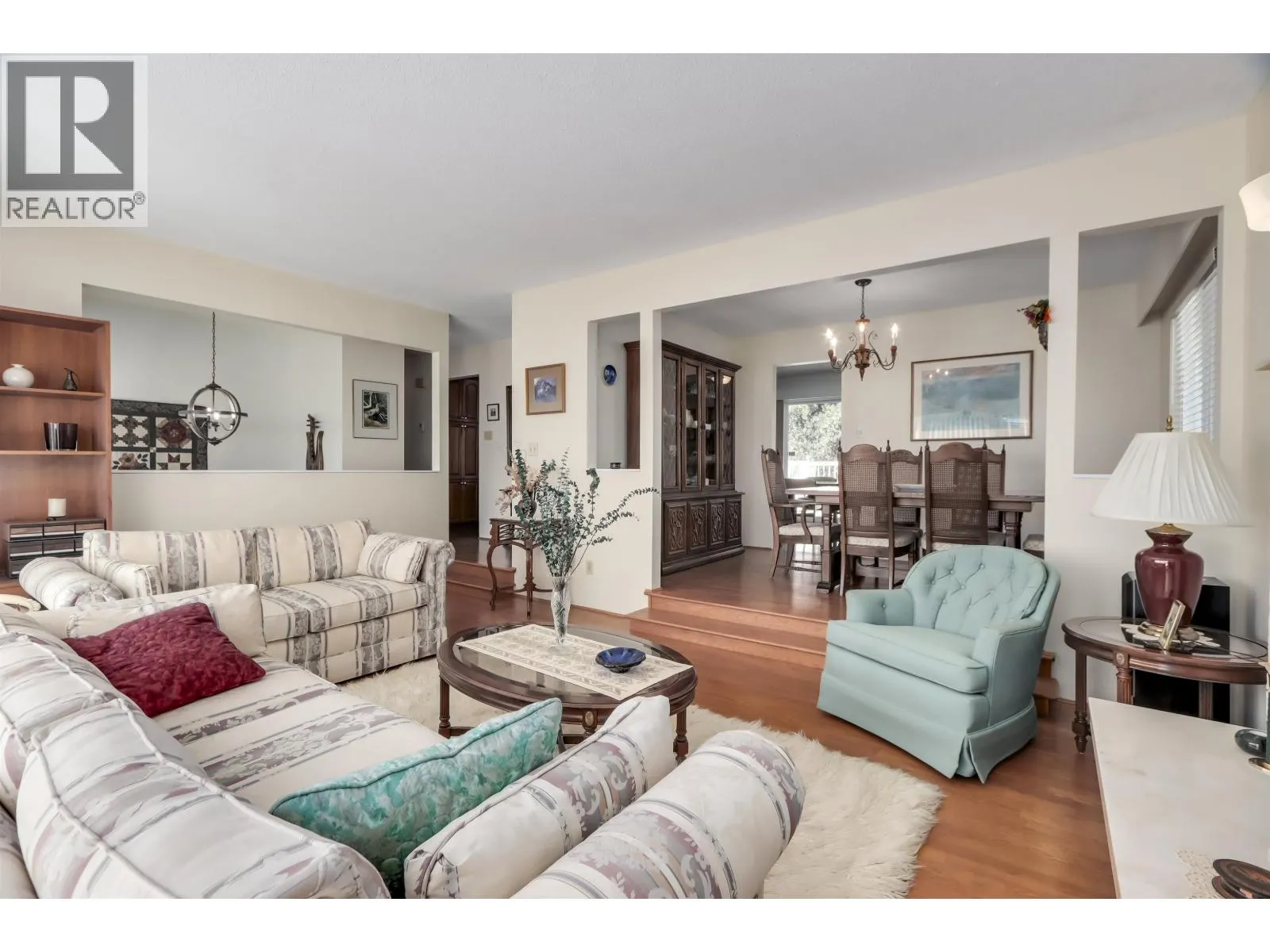 2141 DAUPHIN PLACE