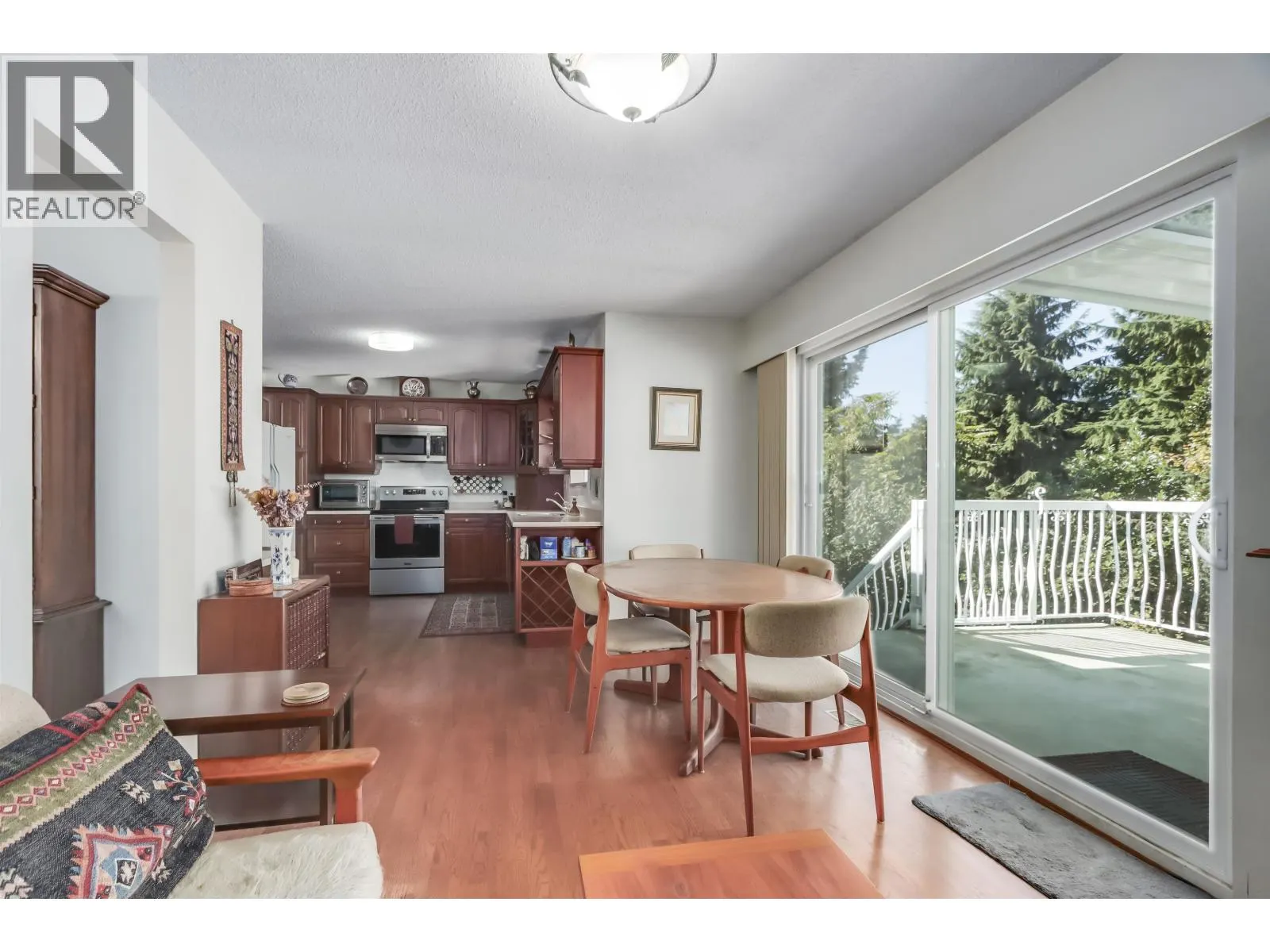 2141 DAUPHIN PLACE
