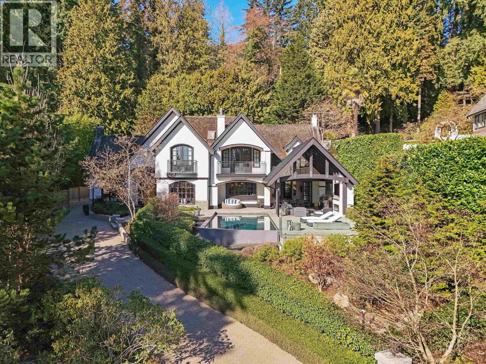 2985 ALTAMONT CRESCENT