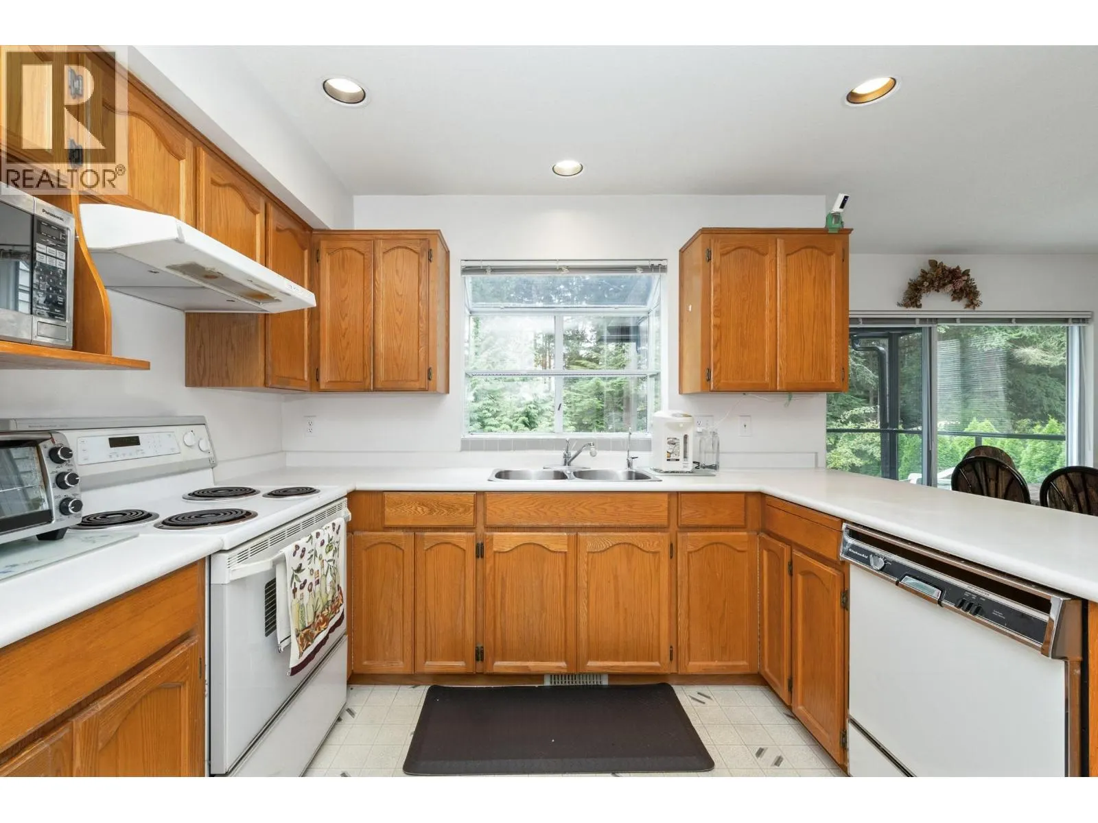 1552 TANGLEWOOD LANE