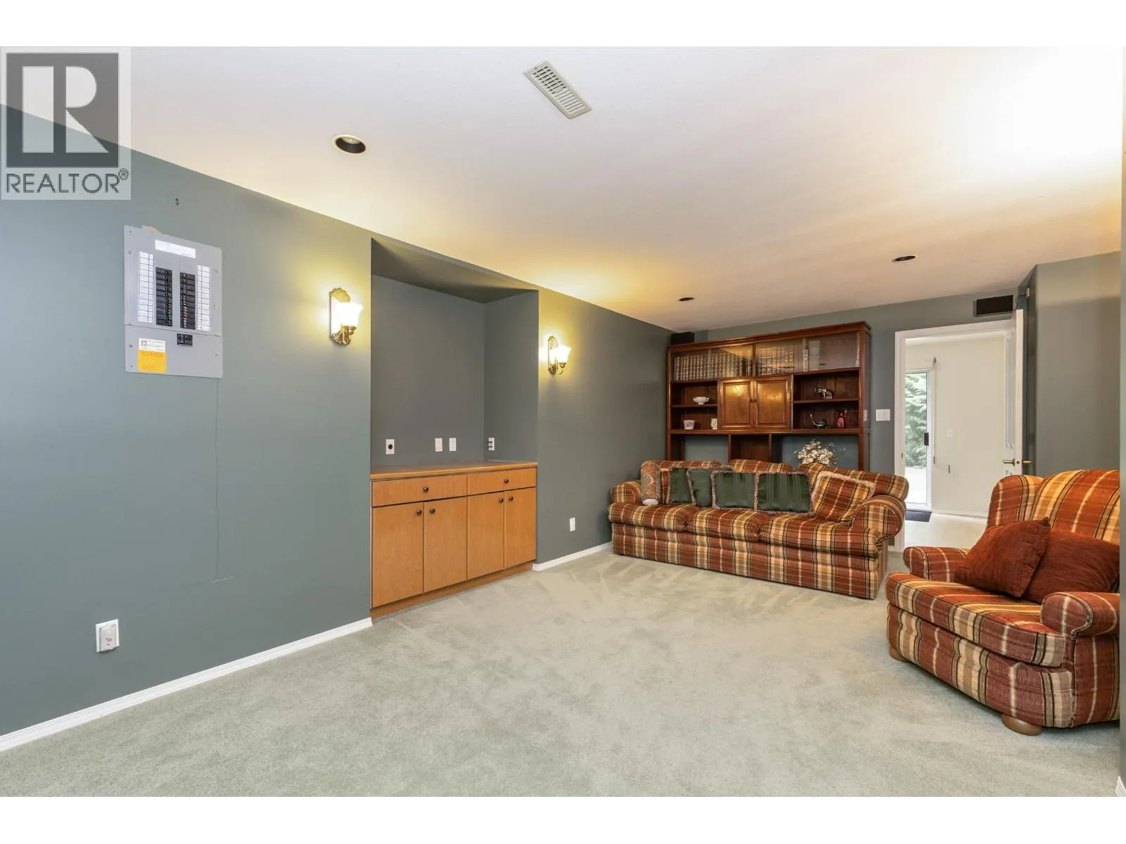 1552 TANGLEWOOD LANE