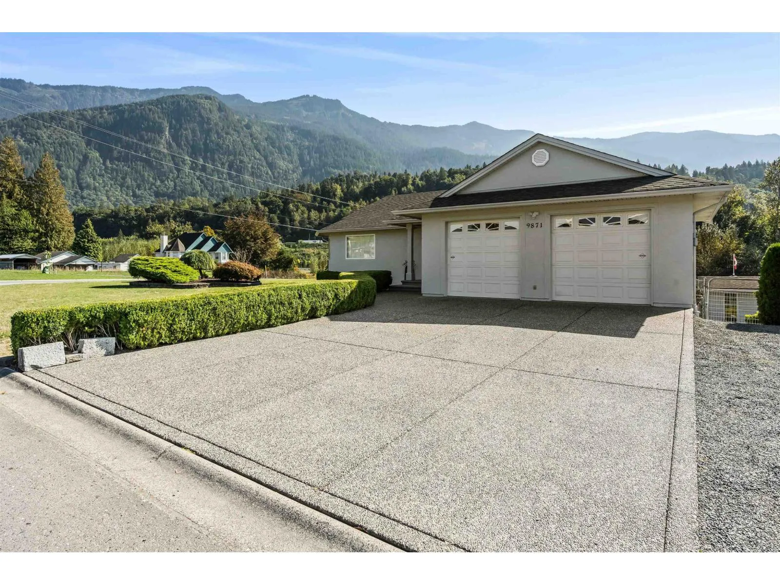 9871 PARKWOOD DRIVE|Rosedale