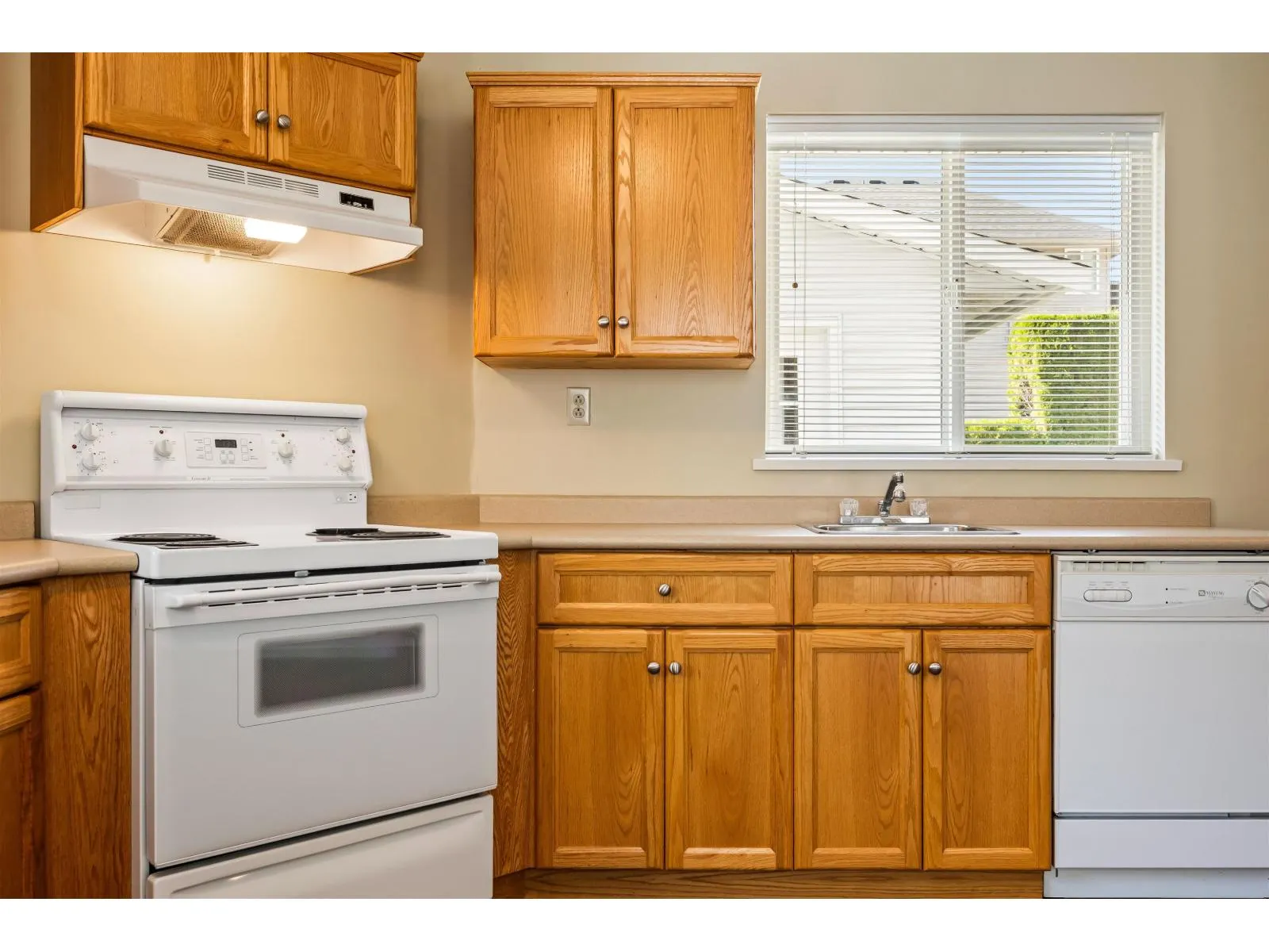 9871 PARKWOOD DRIVE|Rosedale
