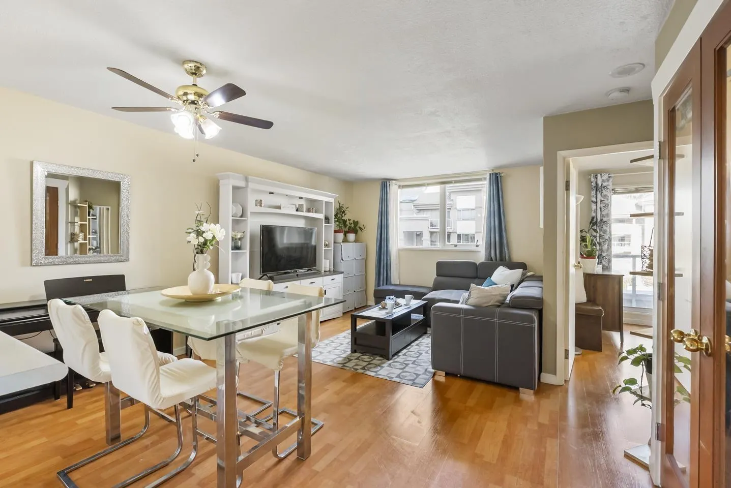 304 10523 UNIVERSITY DRIVE