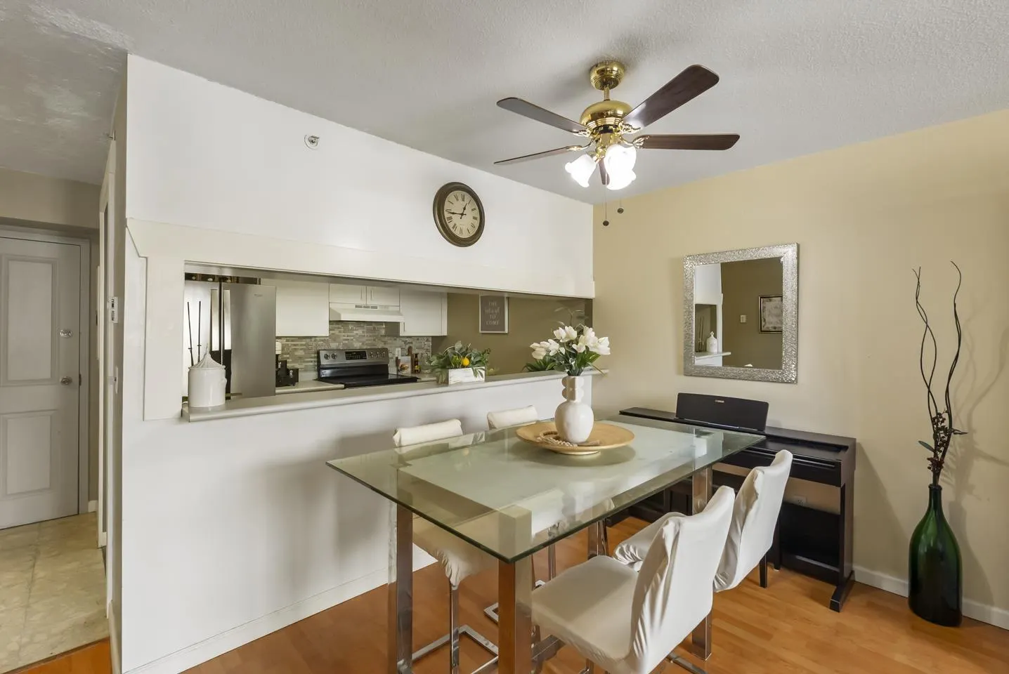 304 10523 UNIVERSITY DRIVE