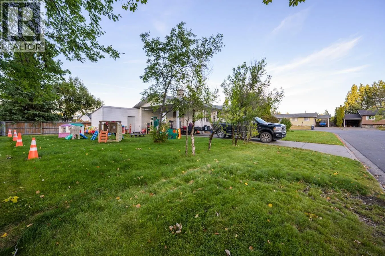 4574 VALLEY CRESCENT