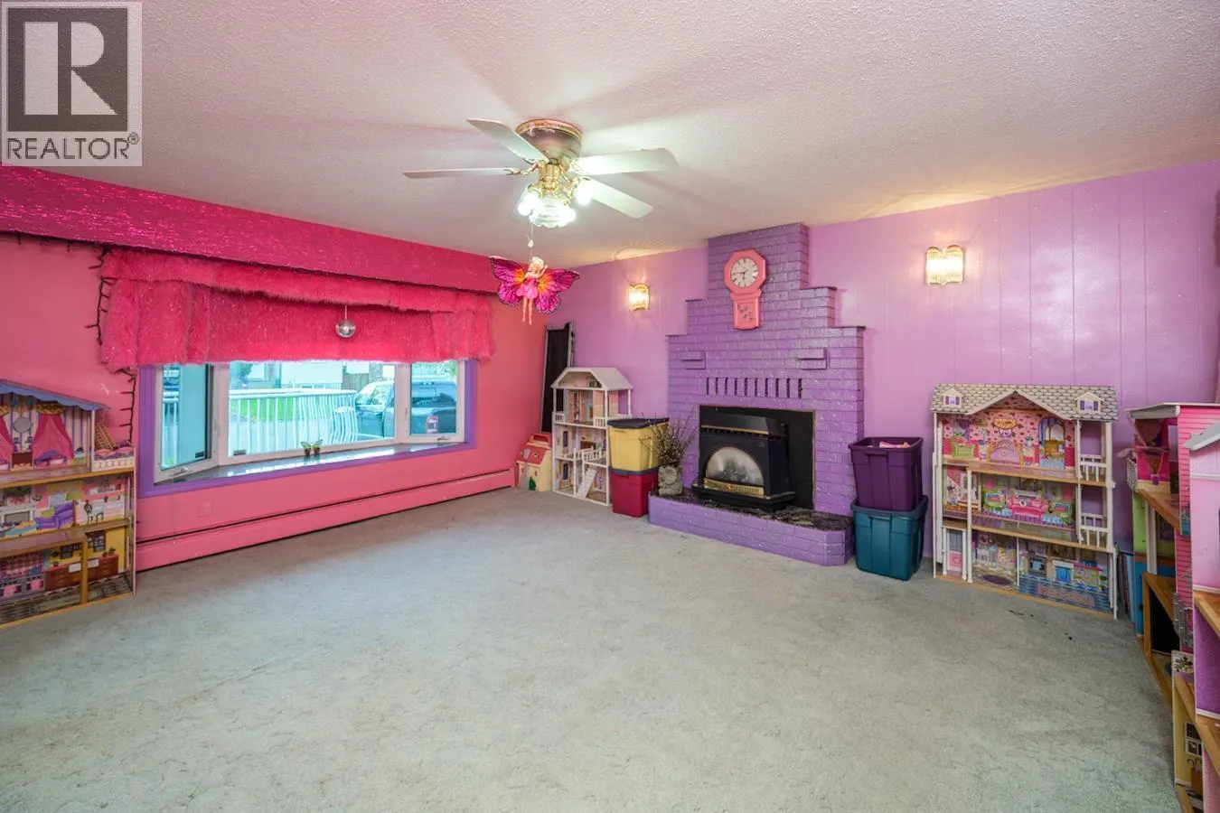 4574 VALLEY CRESCENT