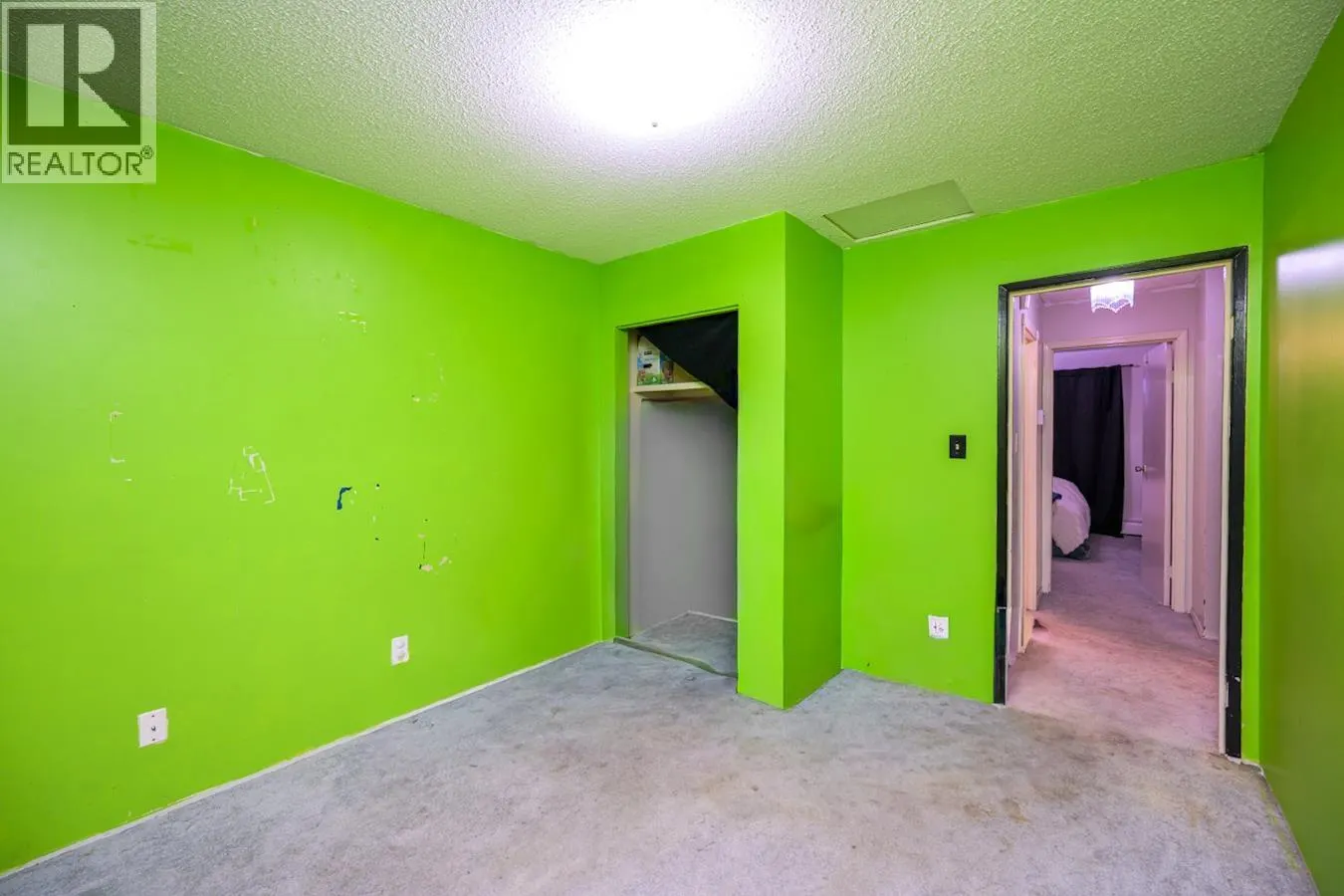 4574 VALLEY CRESCENT