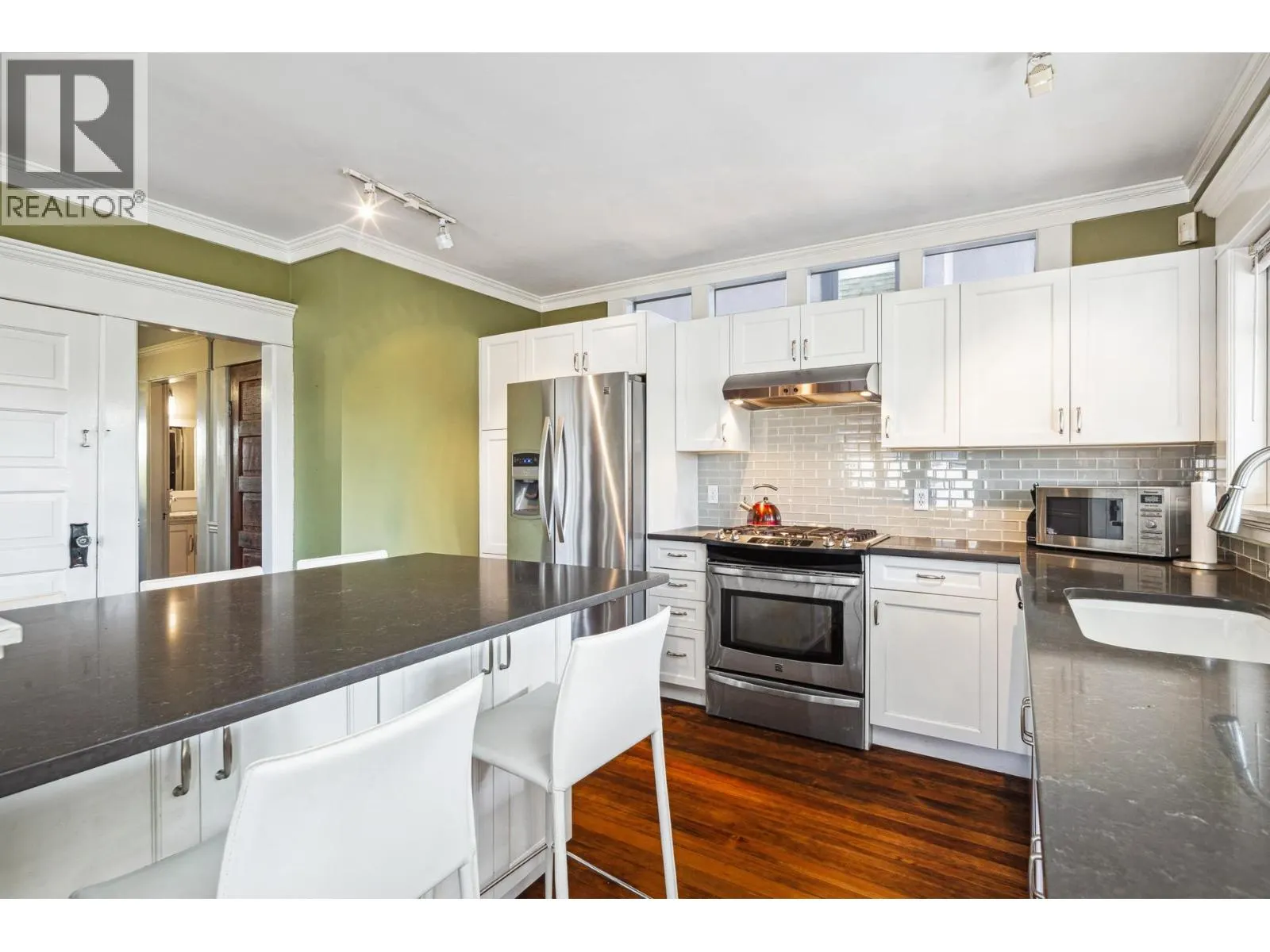 341 W 22ND STREET