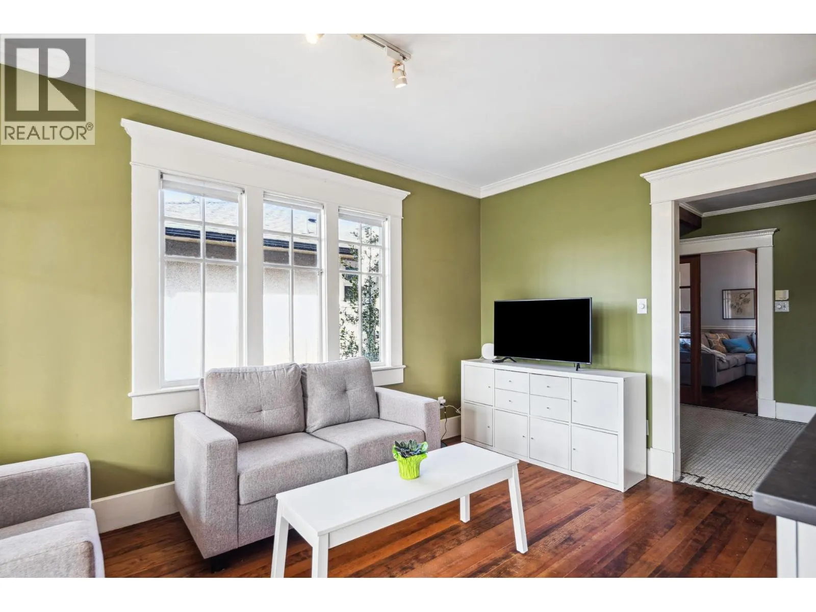 341 W 22ND STREET