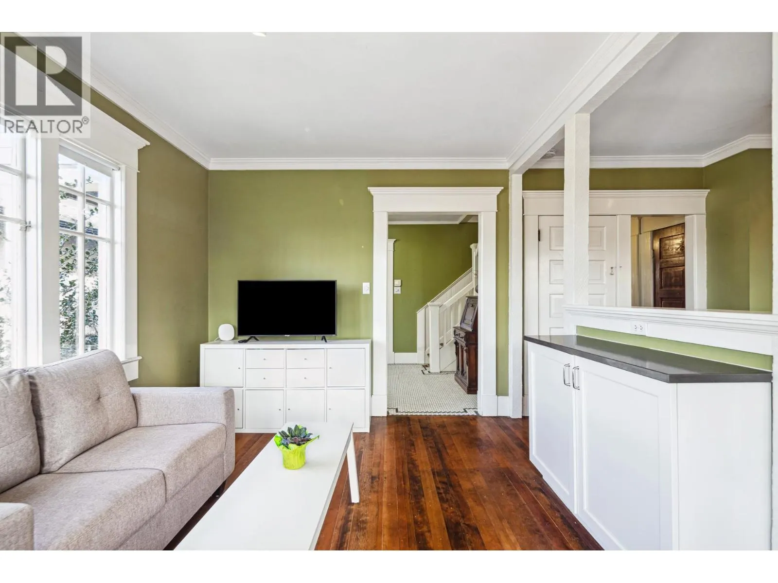 341 W 22ND STREET