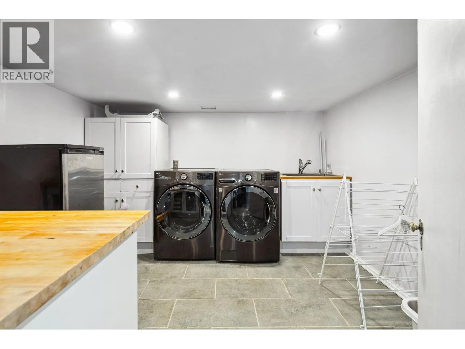 341 W 22ND STREET