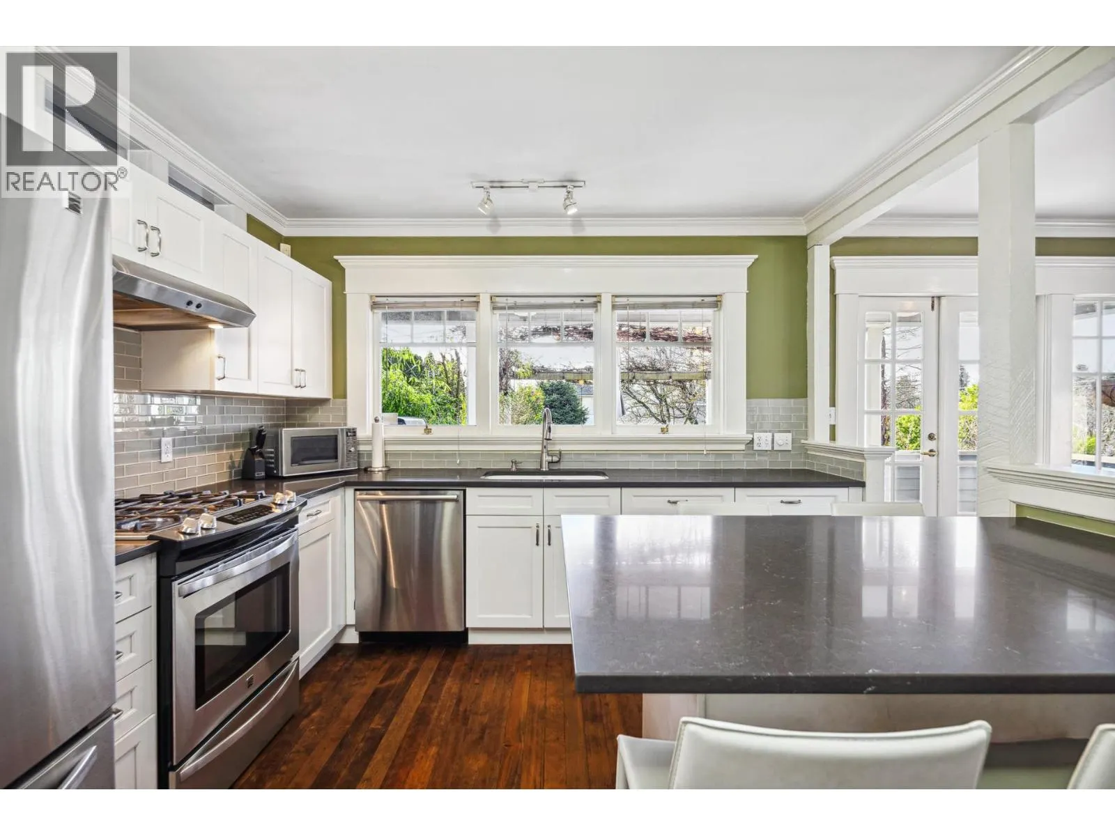 341 W 22ND STREET