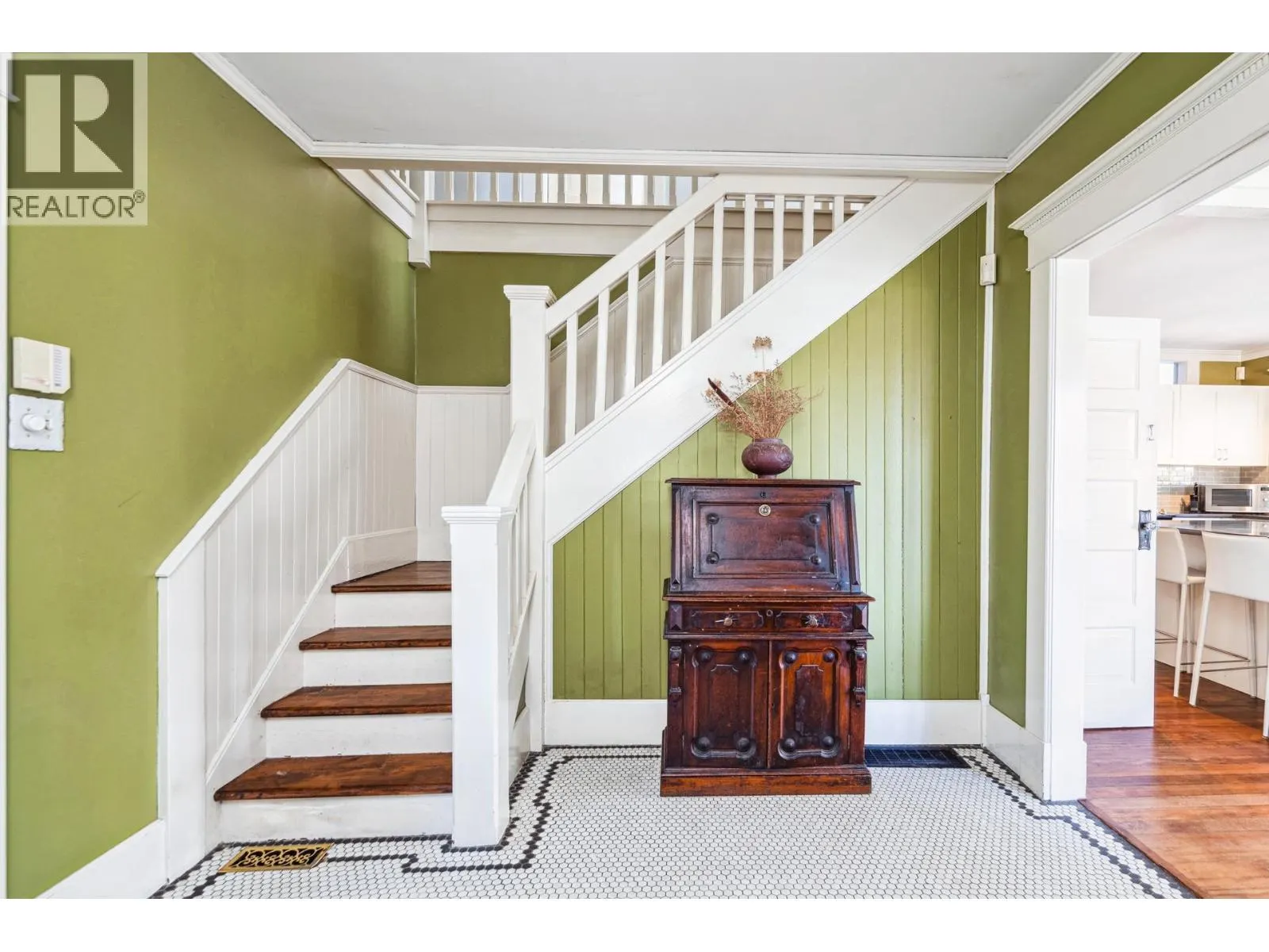 341 W 22ND STREET