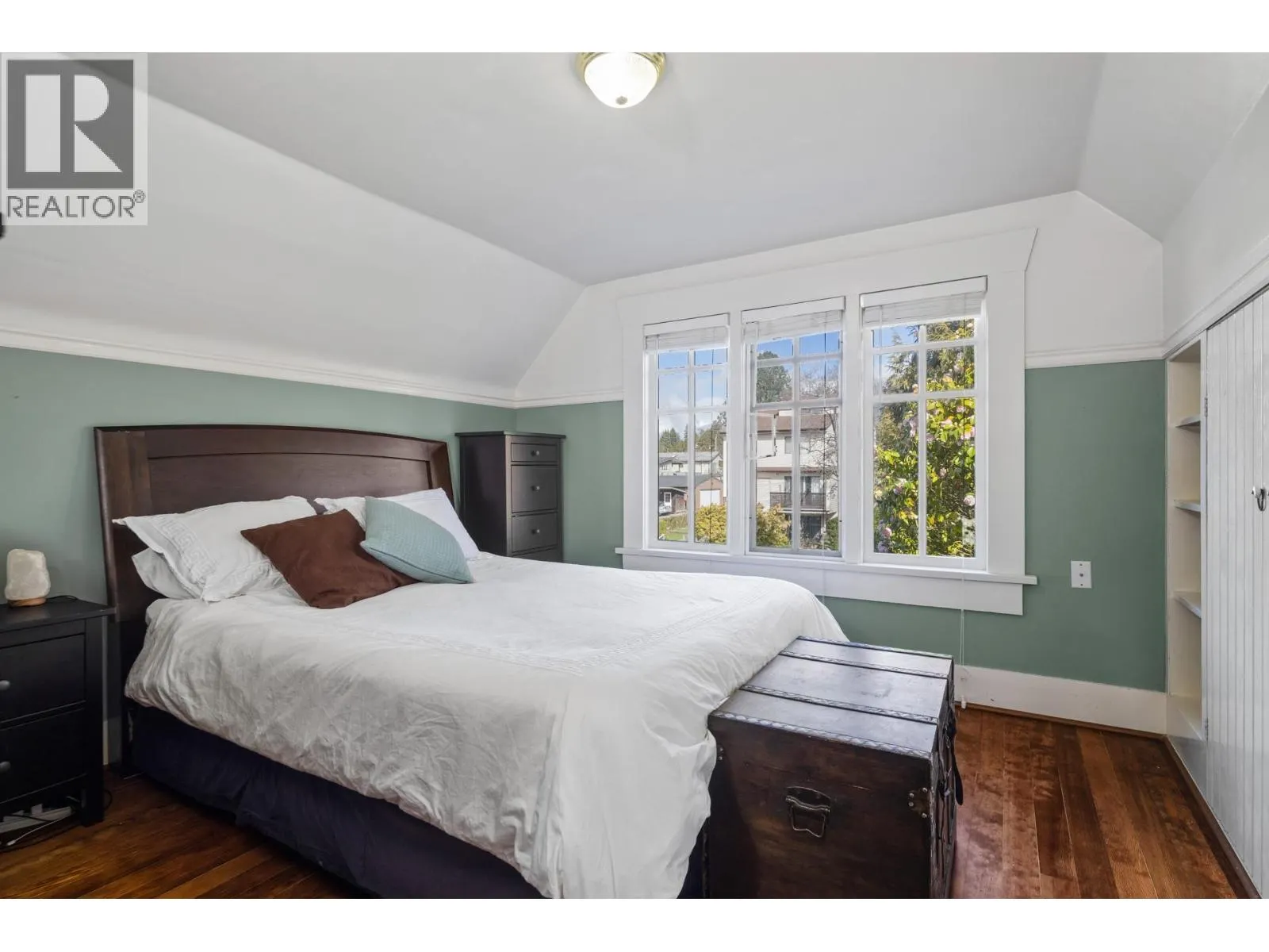 341 W 22ND STREET