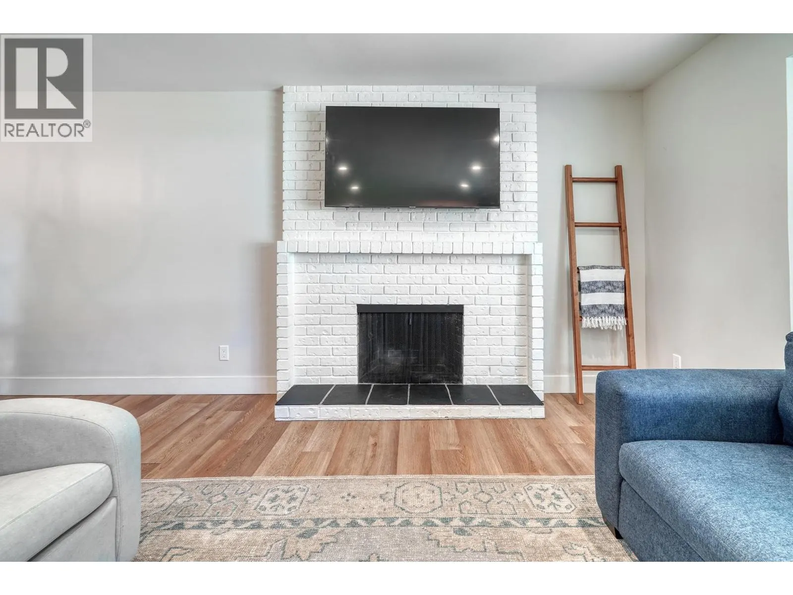 3848 CLEMATIS CRESCENT
