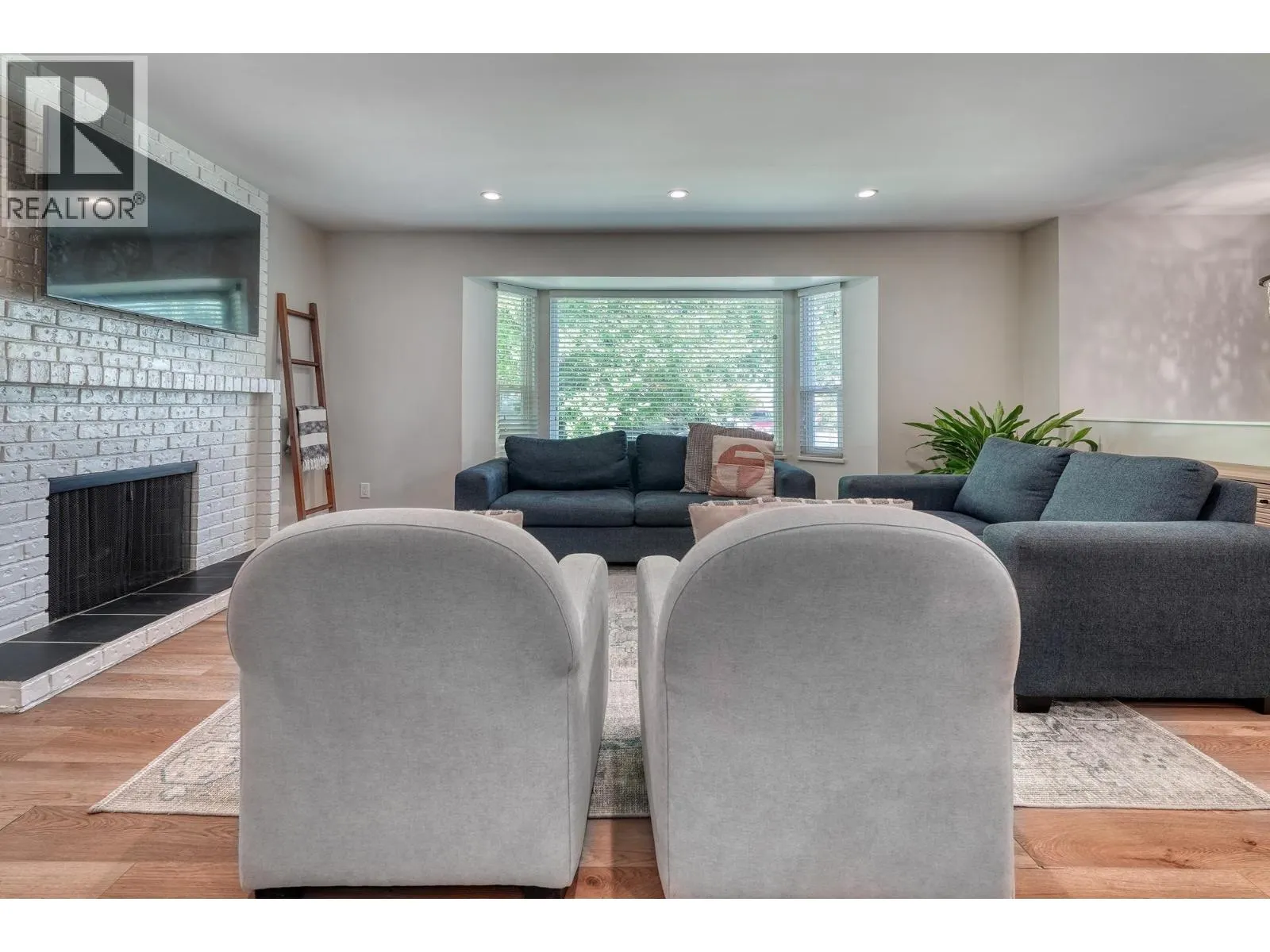 3848 CLEMATIS CRESCENT