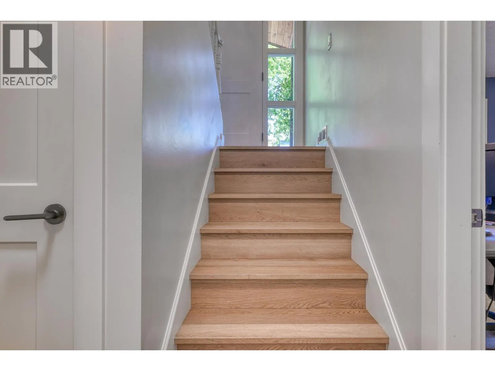 3848 CLEMATIS CRESCENT