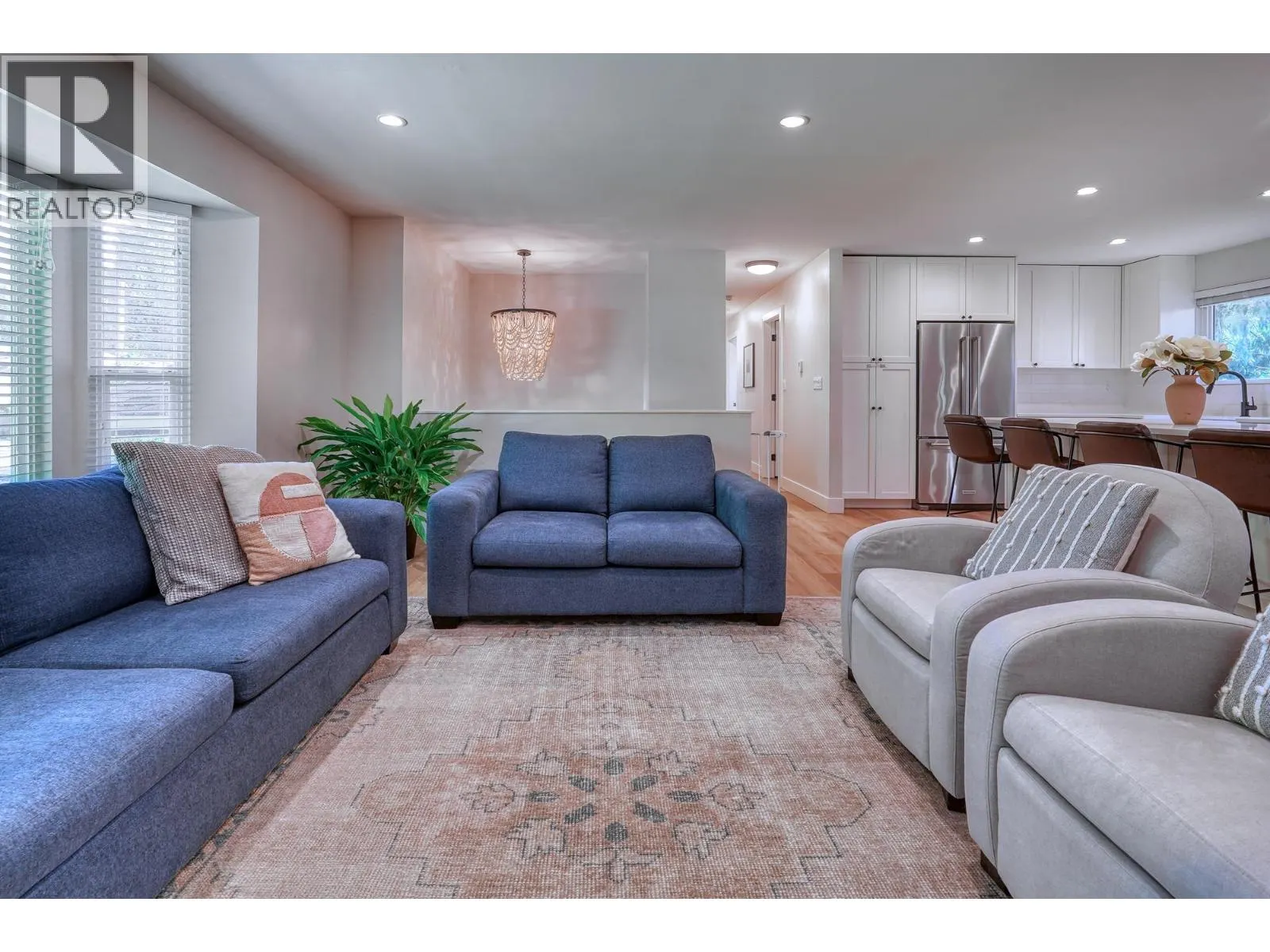 3848 CLEMATIS CRESCENT