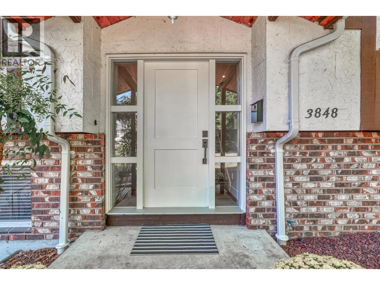 3848 CLEMATIS CRESCENT