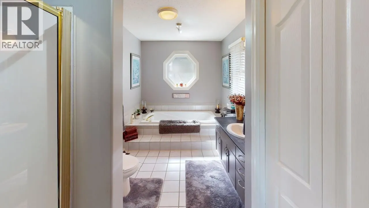 5270 MACKAY CRESCENT