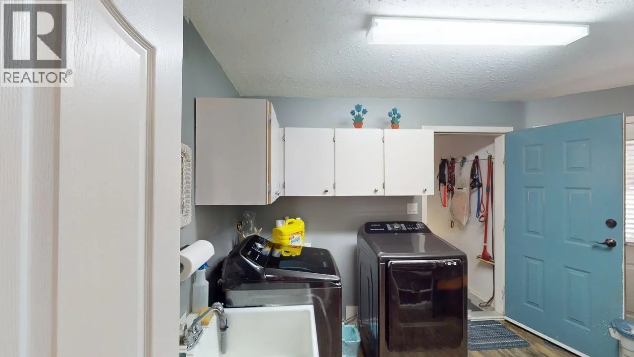 5270 MACKAY CRESCENT