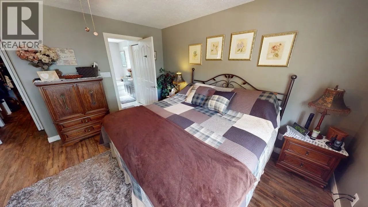 5270 MACKAY CRESCENT