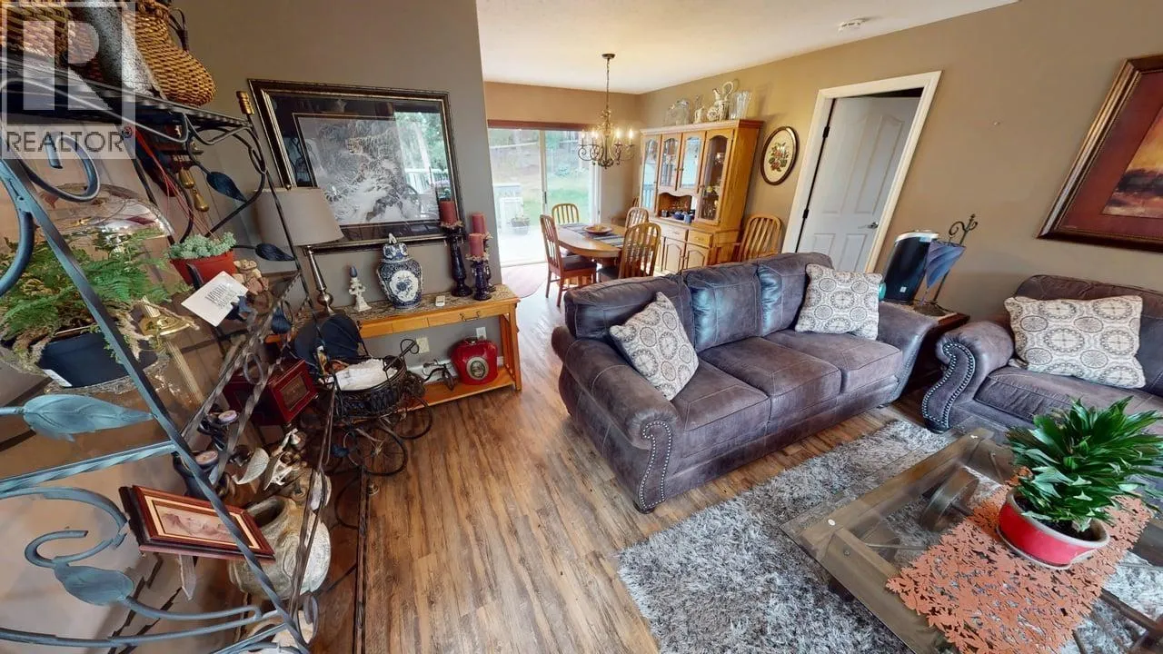 5270 MACKAY CRESCENT
