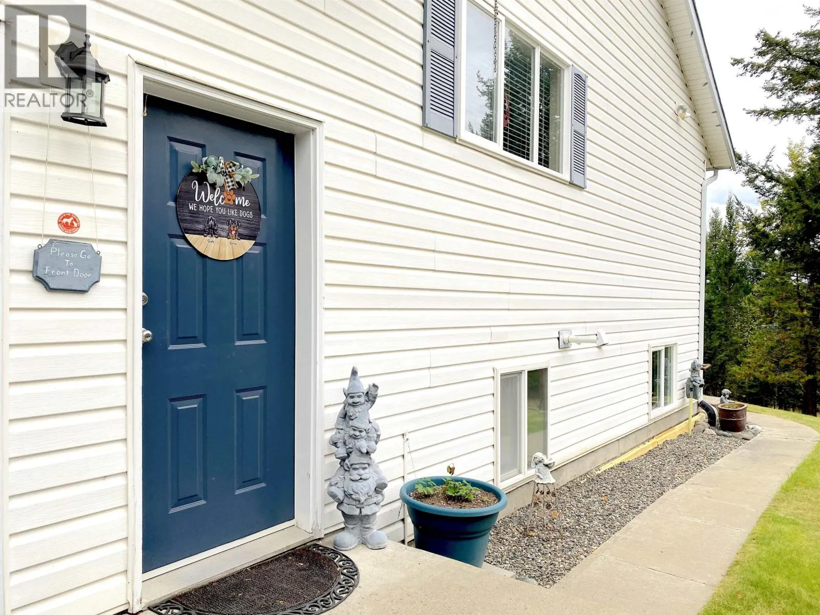 5270 MACKAY CRESCENT