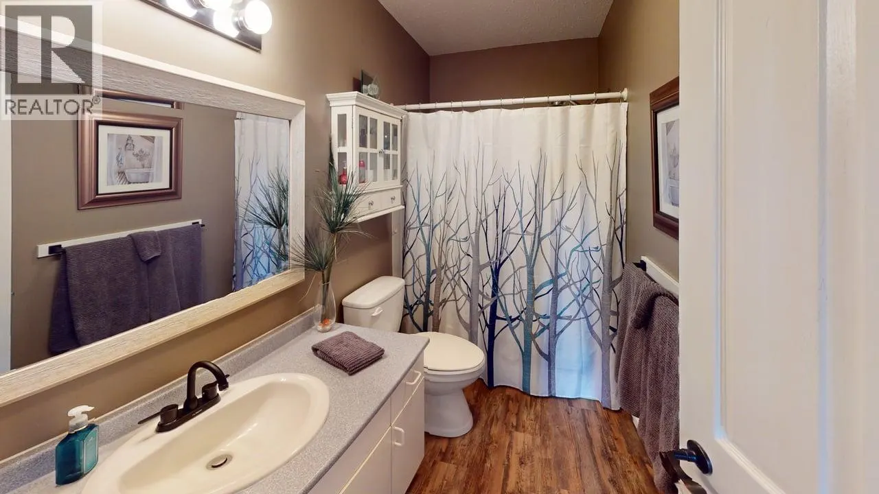 5270 MACKAY CRESCENT