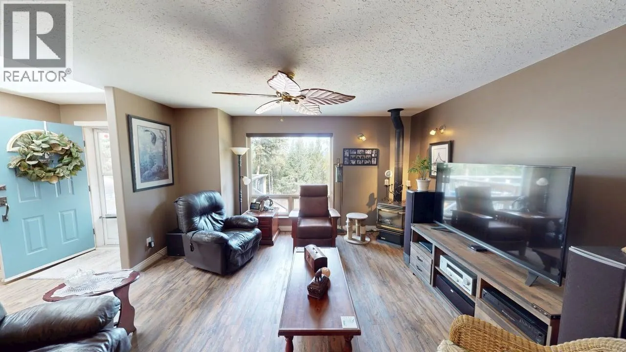 5270 MACKAY CRESCENT