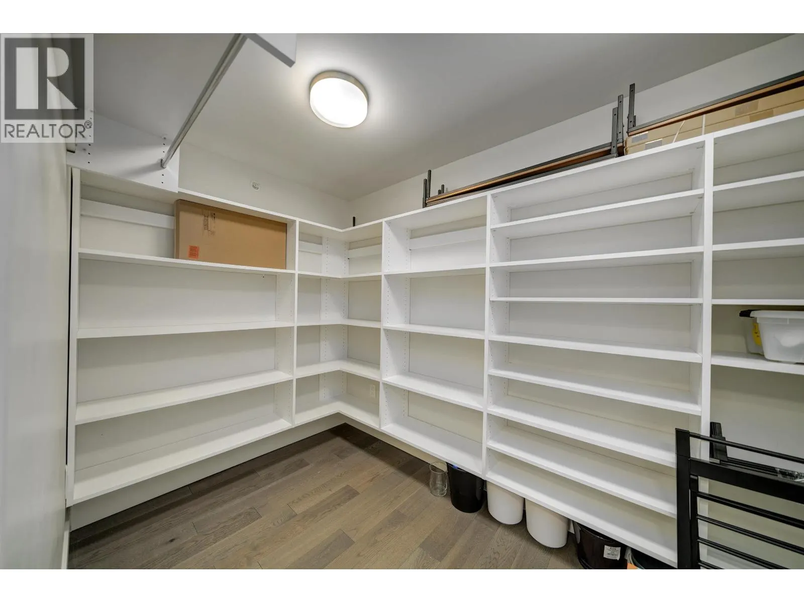 7358 GRANVILLE STREET