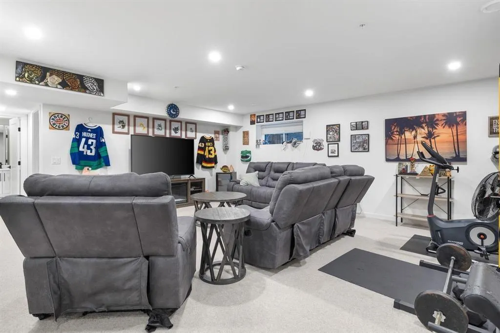 87 7967 197 STREET
