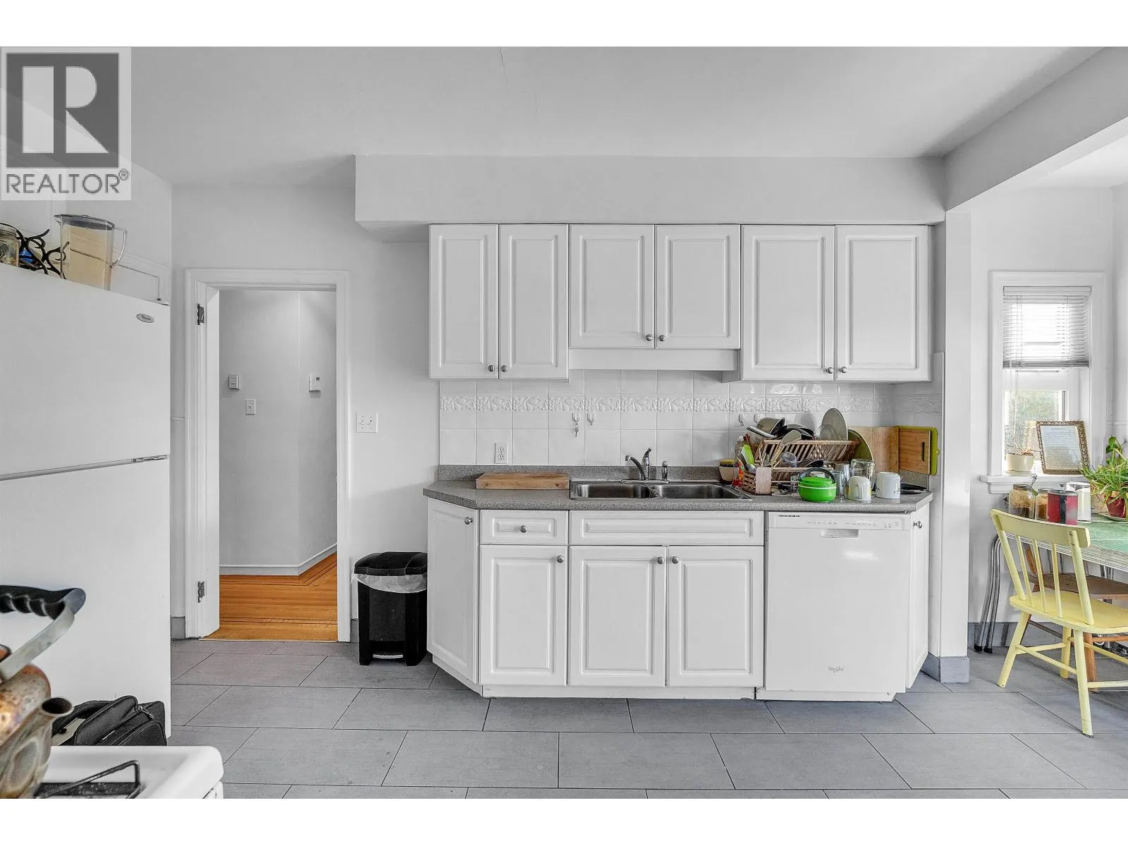 275 W KING EDWARD AVENUE