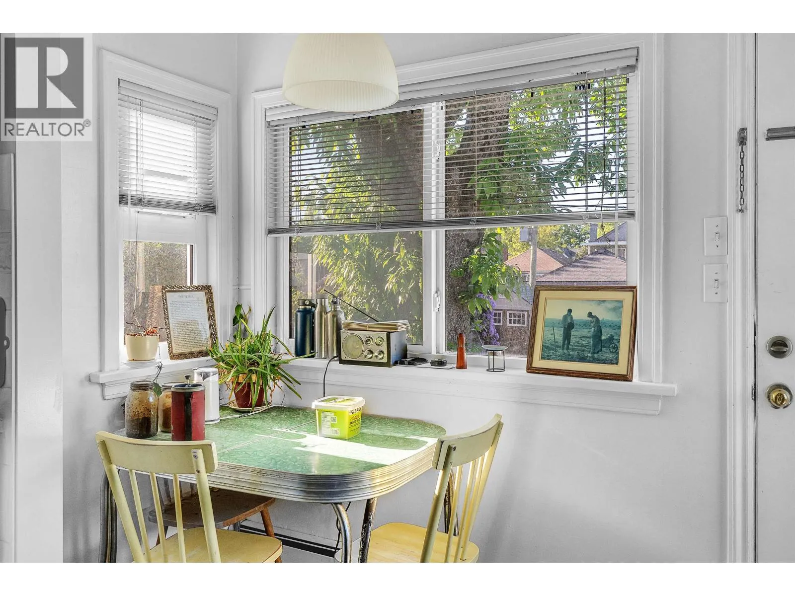 275 W KING EDWARD AVENUE