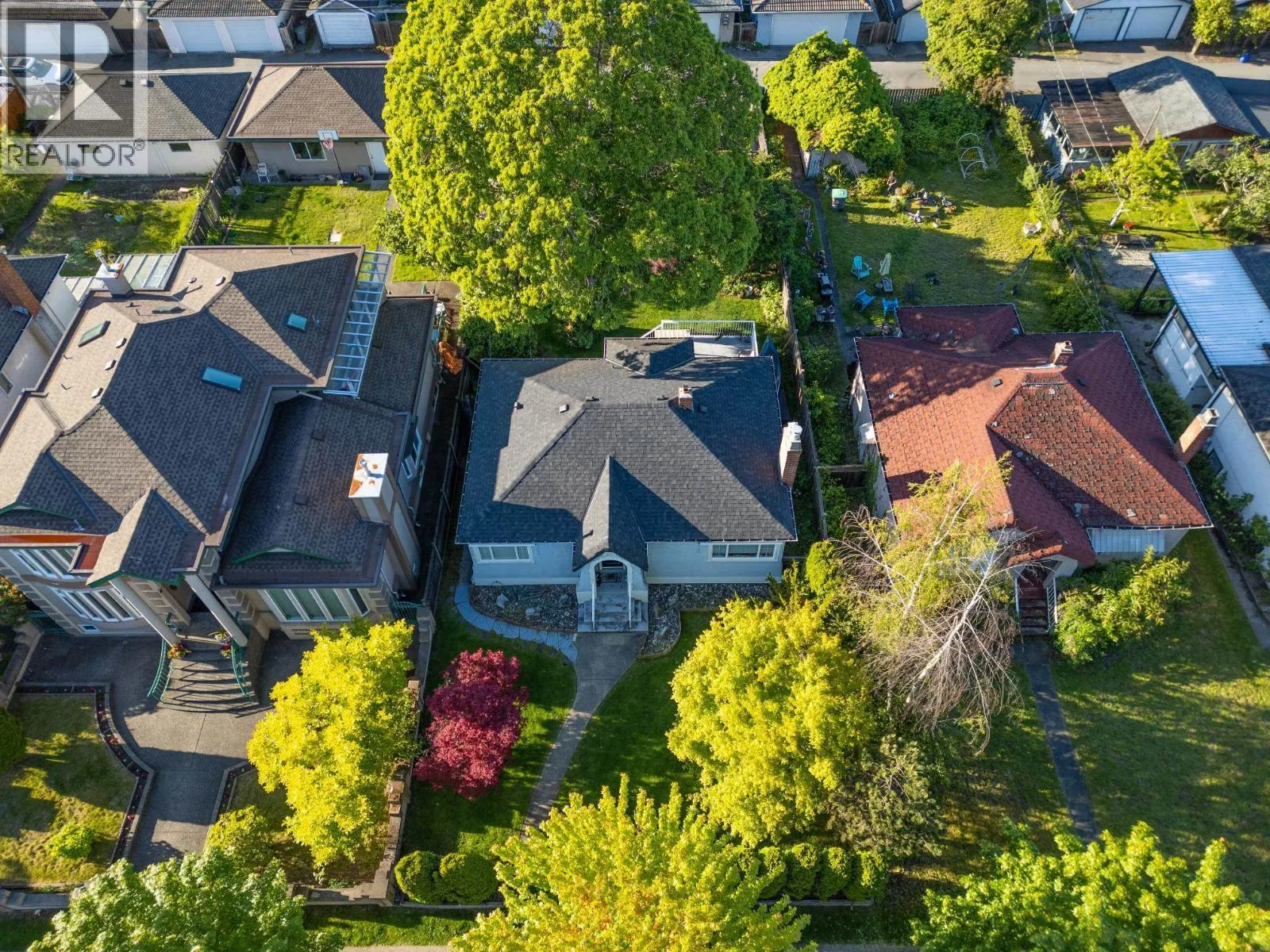 275 W KING EDWARD AVENUE