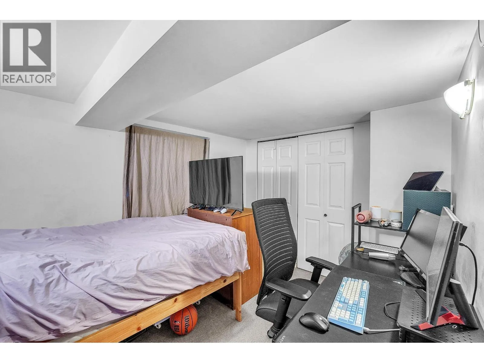 275 W KING EDWARD AVENUE