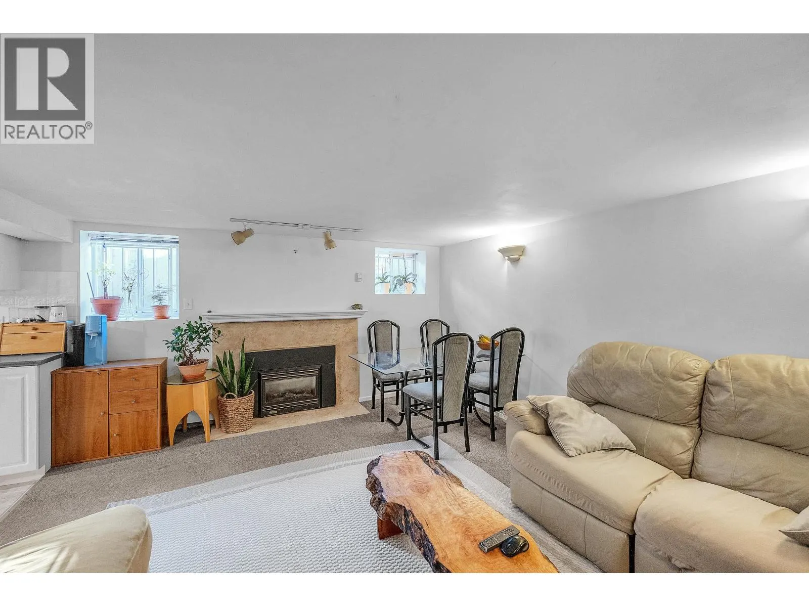 275 W KING EDWARD AVENUE