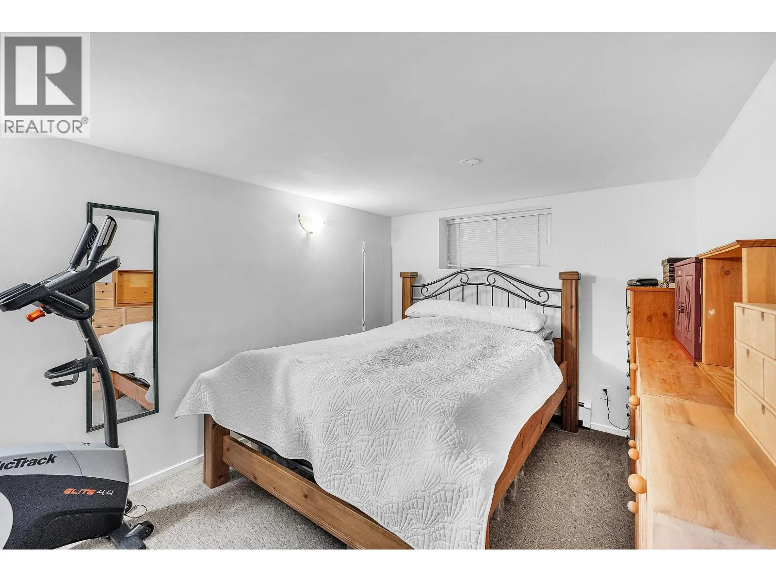 275 W KING EDWARD AVENUE