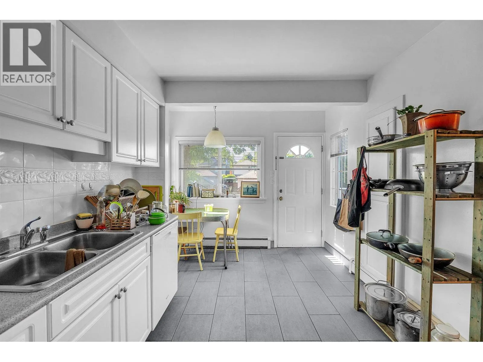 275 W KING EDWARD AVENUE