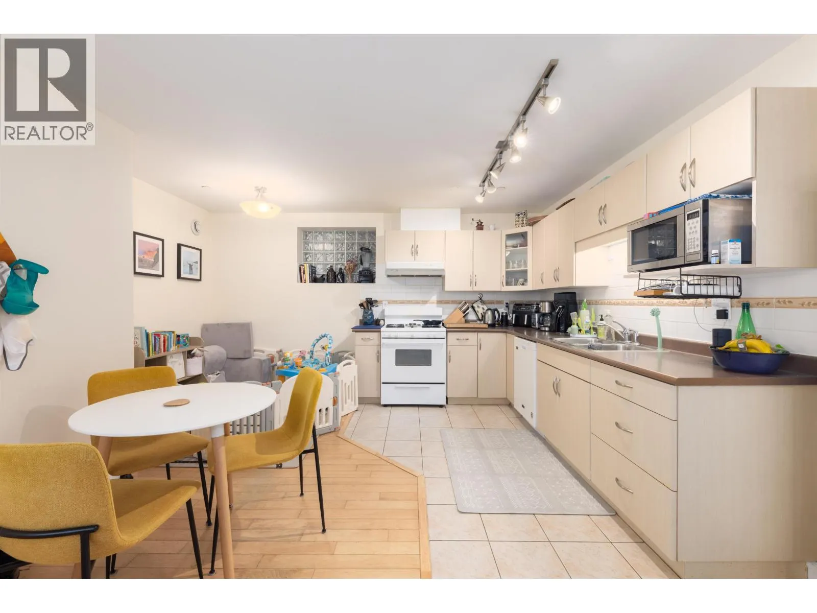 151 W 14TH AVENUE