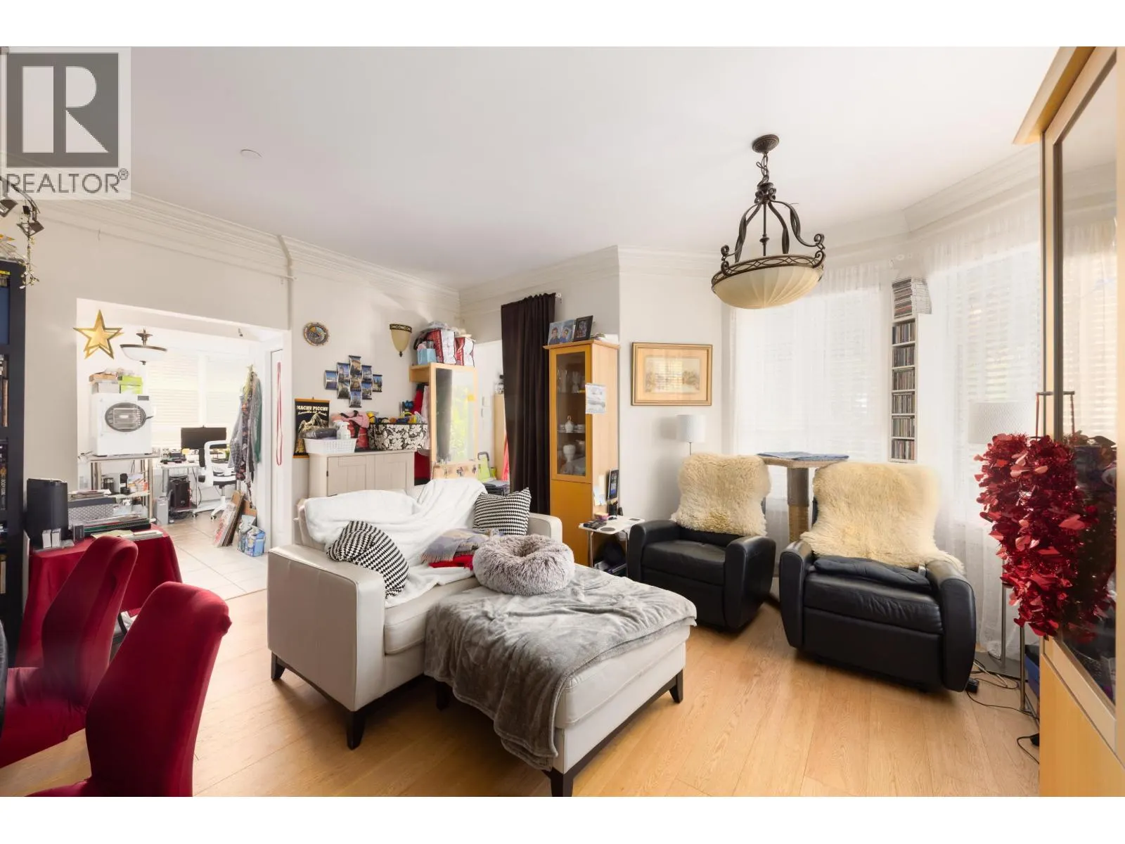 151 W 14TH AVENUE