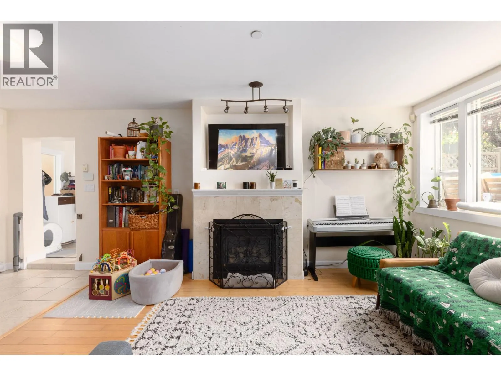 151 W 14TH AVENUE